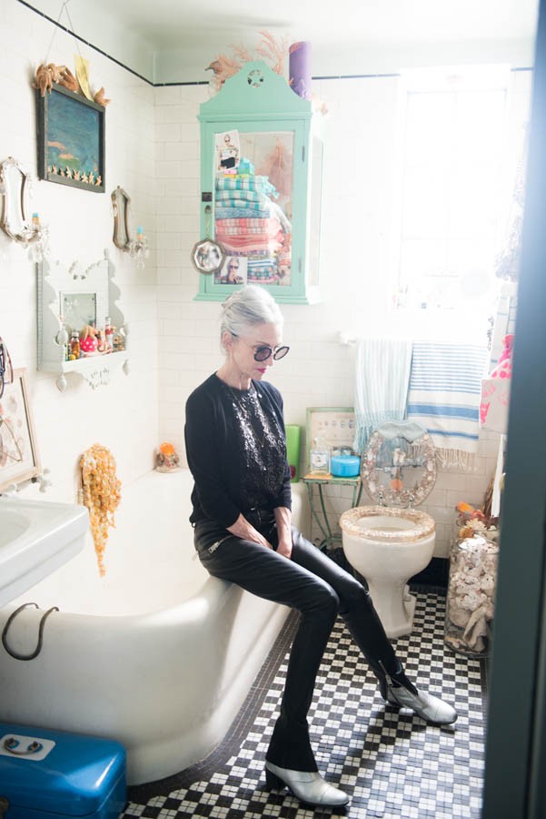 женщина в возрасте