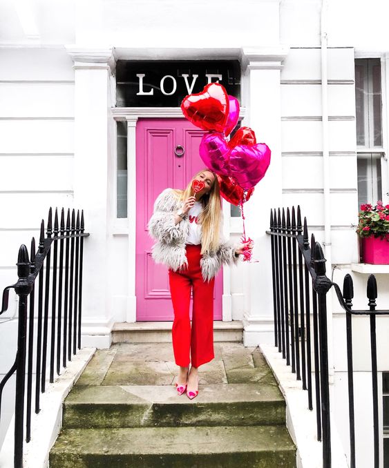 девушка с шариками