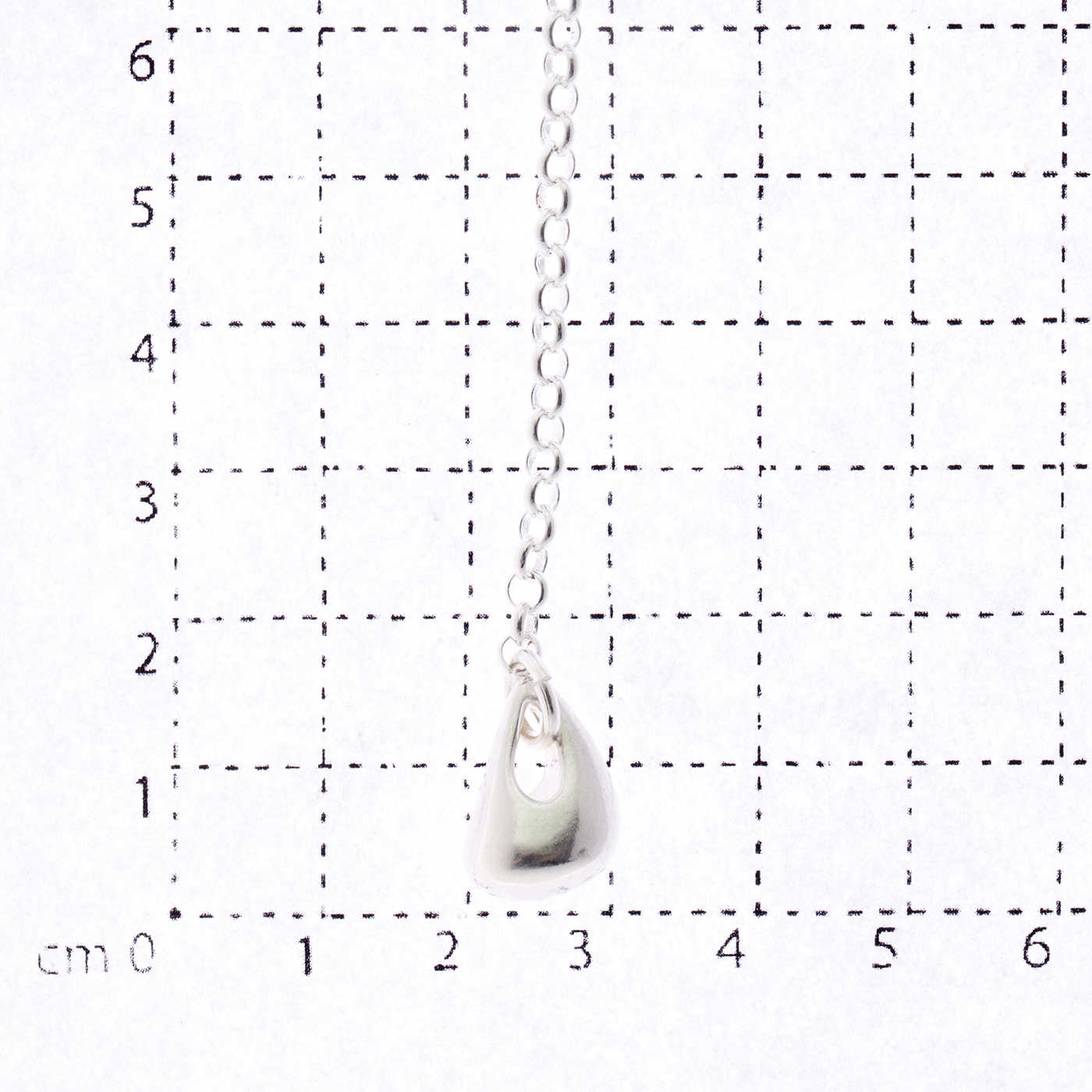 Серьги капельки крови. Кулон с капелькой крови. Подвеска капля борща. Подвеска капля борща. Украшение капля борща.